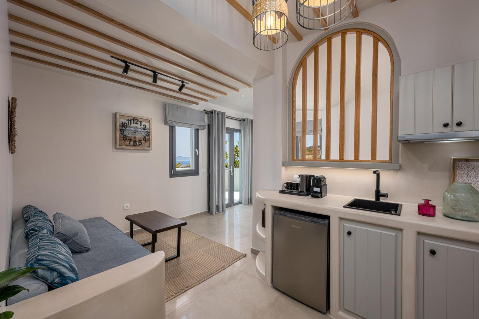 Galaria Serenity Suites Vóthon Екстериор снимка