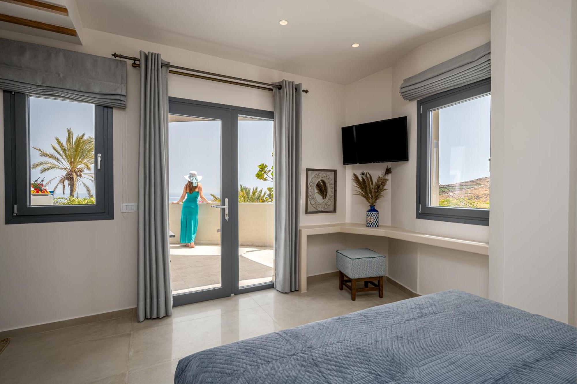 Galaria Serenity Suites Vóthon Екстериор снимка