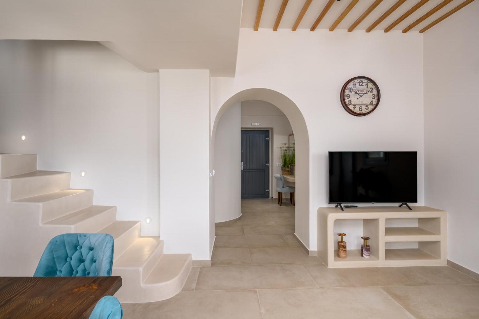 Galaria Serenity Suites Vóthon Екстериор снимка