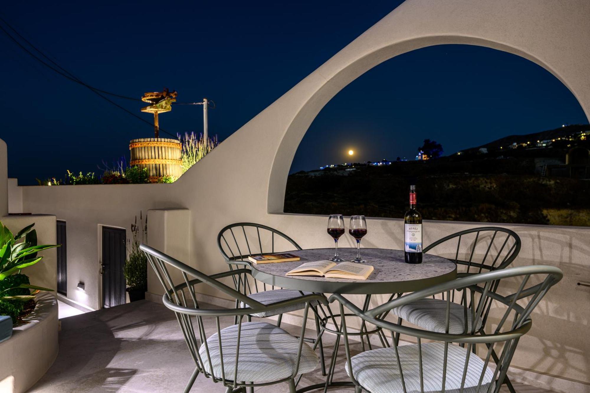 Galaria Serenity Suites Vóthon Екстериор снимка